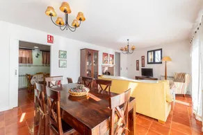 Voll ausgestattetes Ferienhaus mit Grill und Terrasse - Image 4