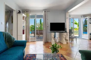 Fully equipped charming house with terrace, garden & pool | Garden view - Image 5