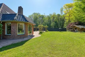 Maison avec piscine, sauna et terrasse - Image 3