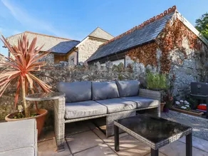 Cottage with barbeque & garden - Image 4