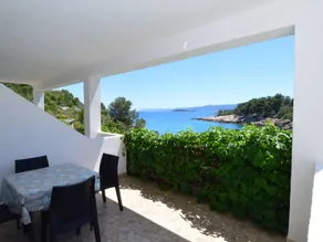 Holiday apartment with garden & barbeque | Sea view | Beach nearby | Pets allowed - Image 2