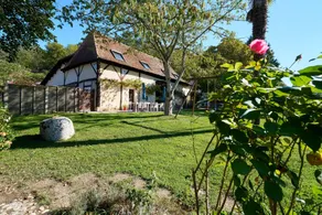 Cottage avec piscine, terrasse et barbecue | Vue jardin | Idéal pour le télétravail - Image 4