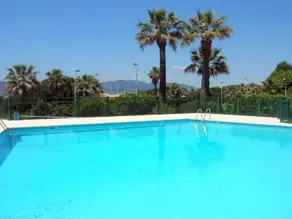 Holiday apartment with terrace & pool | City view - Image 2