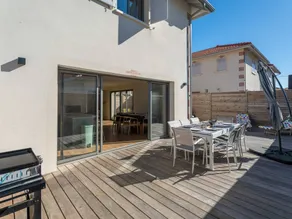 House with BBQ - Image 3