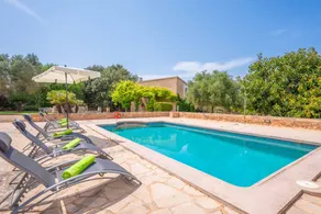 Child-friendly villa with terrace, private pool & BBQ - Image 5