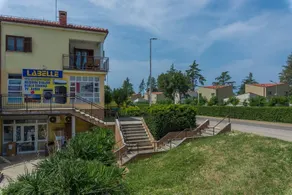 Apartamento con jardín | Vistas a la ciudad | Admite perro - Image 4