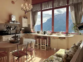 House | Mountain view - Image 2
