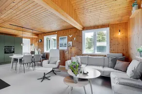 Children-friendly pleasant house with terrace & barbecue - Image 4