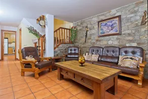 Ferienhaus mit Grill, Garten und Terrasse | Bergblick - Image 4