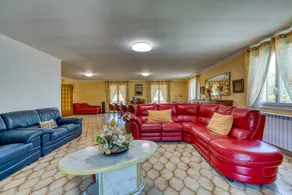 Holiday home with terrace, barbeque & pool - Image 3