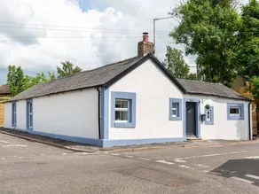 Cottage with hot tub & garden - Image 2