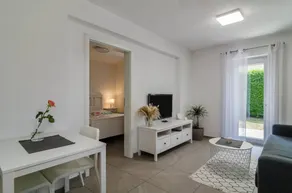 Beautiful flat with garden & terrace | Garden view - Image 4