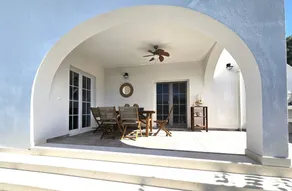 Pool house with exotic garden - Image 4