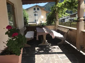 Family-oriented nice apartment with terrace & garden - Image 3