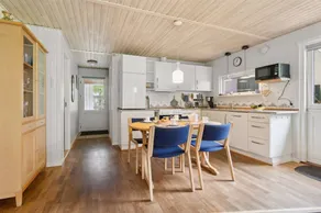 House with terrace, garden & BBQ - Image 4