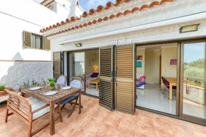 Lovely holiday home with garden, pool & terrace - Image 3