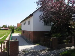 Fully equipped apartment with barbeque, terrace & garden - Image 4