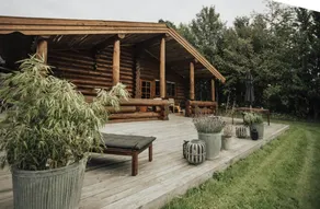 Modern log cabin by Dalby Huse beach - Image 3