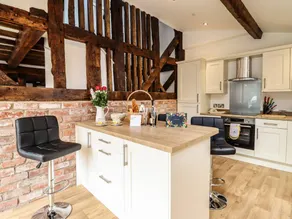 Child-friendly cottage with hot tub & garden | Pets allowed - Image 5