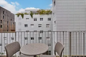 Children-friendly pleasant studio with pool | Next to Presqu'île | City view | Pets allowed - Image 2