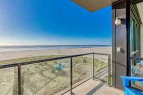 Family-friendly house with sauna, pool & garden | Mountain view | Close to the beach - Image 2