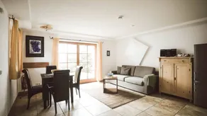 Holiday apartment with terrace, barbecue & garden - Image 4