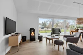 Fully equipped ample house with sauna, terrace & jacuzzi - Image 5