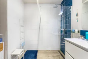 Seaside Guest Room – 500m from Beach, Non-Smoking - Image 5