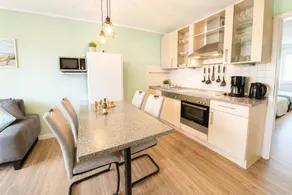 Holiday apartment with BBQ, garden & terrace - Image 2