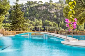 Villa avec barbecue, jardin et terrasse | Vue montagne - Image 2