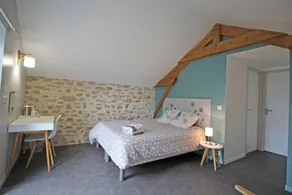 Bed and Breakfast 'Chambre Familiale' with Private Terrace, Shared Garden and Wi-Fi - Image 2
