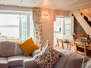 Family-oriented pleasant cottage with garden | Sea view | Close to the beach | Pets are welcome - Image 2