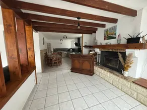 Fully equipped big holiday home with terrace, garden & BBQ | Mountain view | Suitable for remote work - Image 4