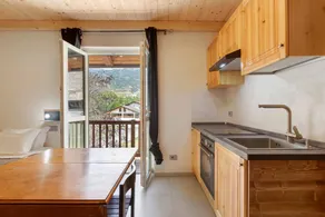 Comfort Studio with Mountain View, Private Balcony, and Wi-Fi - Image 5