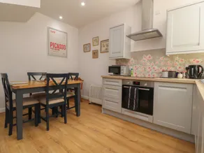 Fully equipped pleasant cottage with garden | Pets allowed - Image 4