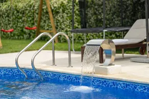 Villa with barbeque, terrace & pool - Image 5
