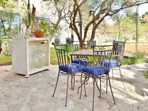 Holiday apartment with terrace & garden - Image 4