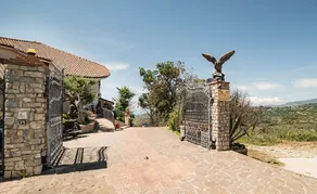 Il Falco del Cilento di Tortora Giuseppina: 8. Camera Tripla con letto matrimoniale e 1 singolo su piscina - Image 5