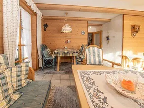 Holiday apartment with pool - Image 5
