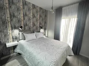 Flat with terrace - Image 2