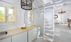 Family-friendly lovely villa with pool & garden | Sea view - Image 2