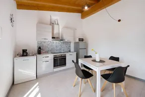 Maison entièrement équipée avec piscine, internet haut débit et terrasse | Vue lac | Avec animaux admis - Image 3