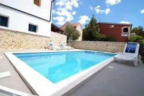 Villa mit Terrasse, Pool und Garten | Poolblick - Image 4