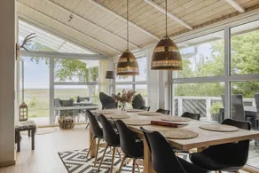 House with barbeque, terrace & hot tub | Sea view - Image 3