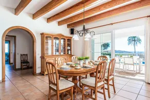 Villa with terrace, BBQ & garden - Image 2