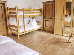 Spacious Apartment in an Ideal Location With Private Balcony and Mountain Views - Image 5