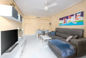 Wohnung mit Pool, Terrasse und Garten | Stadtblick - Image 5