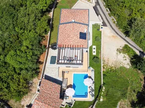 Voll ausgestattetes weiträumiges Ferienhaus mit Sauna, Garten und Terrasse | Naturblick - Image 2