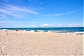 Agréable maison conviviale et familiale avec barbecue, piscine chauffée et terrasse | Vue sur l'eau | À côté de la plage - Image 3
