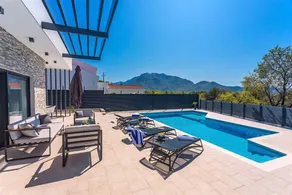 Casa Mia Luxury villa with heated swimming pool with jacuzzi - Image 5